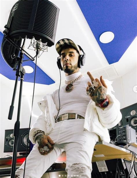 Anuel Celebra Que Su Tema En Respuesta A Karol G Está Segundo A Nivel