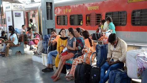 42 Delhi Bound Trains Running Late 20 Flights Delayed Due To Dense Fog In North India Check