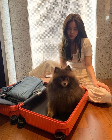 Times Blackpink S Jennie Showed Off Her Flawless No Makeup Bare Face