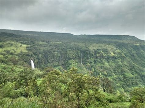 Find Waterfalls to Visit in Maharashtra