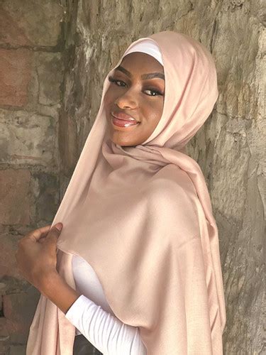 Nude Pearls Of Islam