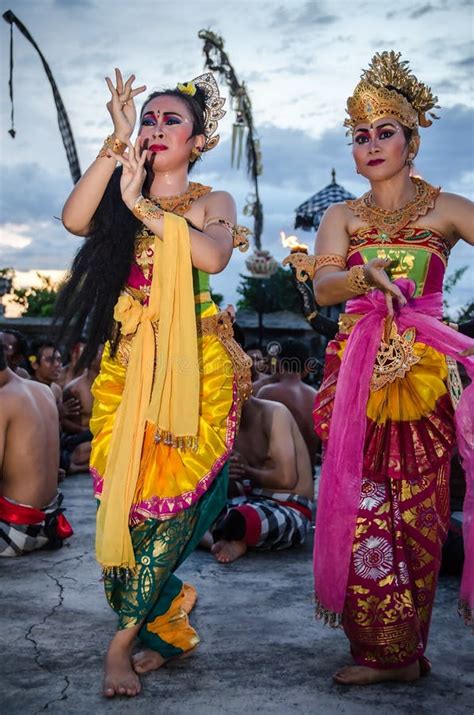 Traditioneller Balinese Kecak Tanz Redaktionelles Stockbild Bild Von