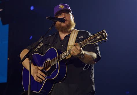 Luke Combs' "Fast Car" certified RIAA platinum + unveils live ...