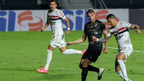 São Paulo x Ceará onde assistir escalações e arbitragem