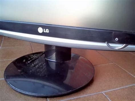 Monitor LG Flatron W1752s Funcionando Con Cables En Venta En Capital