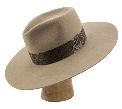 Western Hat 100 Beaver Fur Felt With Leather Hatband And Gun