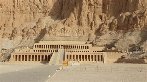 Vista De Las Antiguas Ruinas Del Templo De Hatshepsut Foto Premium