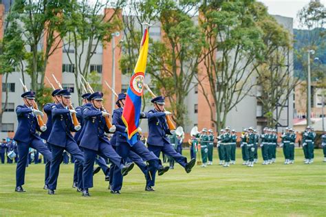 Fuerzas Militares De Colombia On Twitter Generalgiraldo En Compañía Del Presidente De La