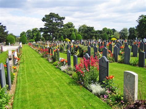 Gillingham (Woodlands) Cemetery, Kent | Cemetery Details | CWGC