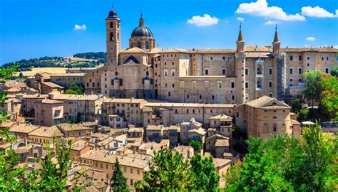 In Provincia Di Pesaro Urbino Lungo Litinerario Della Bellezza