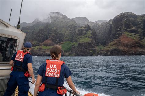 Coast Guard searching for 2 after helicopter crash near Na Pali Coast ...