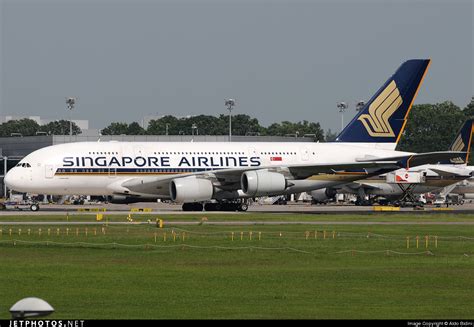 9V SKF Airbus A380 841 Singapore Airlines Aldo Bidini JetPhotos