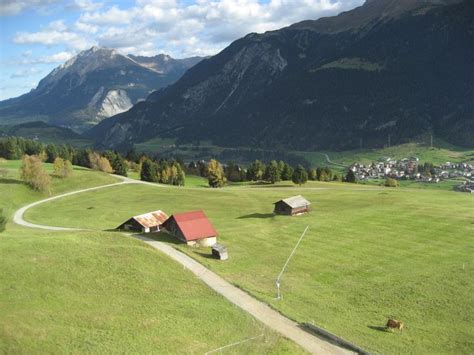 Blick zum Lenzerhorn in der Gegend von Savognin Kanton Graubünden Foto