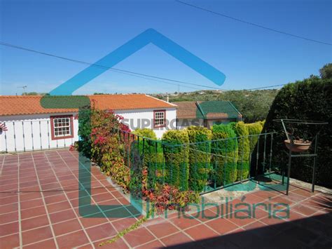 Quintas e casas rústicas Quinta Rural T5 à venda em Largo dos Freixos