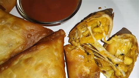 Crispy Chicken Cheese Samosa Cheesy Chicken Samosa Kitchen With Rehnuma