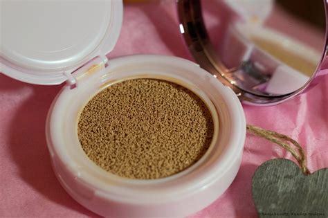 L Oreal Nude Magique Cushion Foundation L Oreal Paris Hat Den