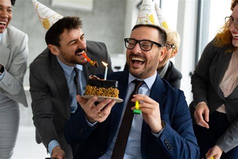 Geburtstag im Büro feiern So wird Feier ein Erfolg