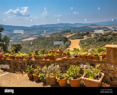 Toskanischer balkon Fotos und Bildmaterial in hoher Auflösung Alamy