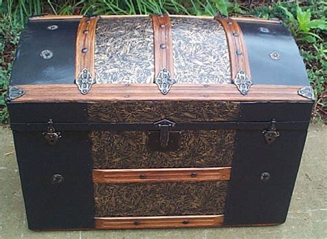 381 Restored Antique Humpback Dome Top Trunks For Sale