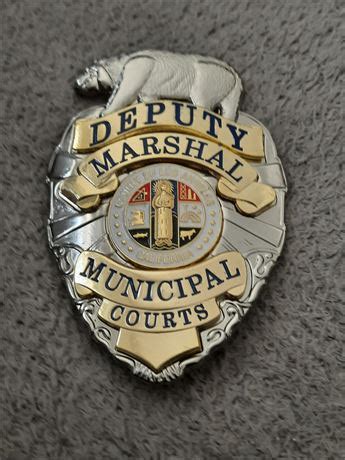 Collectors-Badges Auctions - DEPUTY MARSHAL MUNICIPAL COURTS BADGE