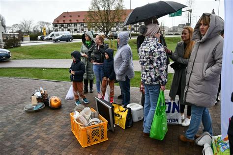 Akcja Drzewko za surowce wtórne w Gorzowie Wlkp Gazeta Lubuska