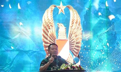 Hadiri Panen Padi Di Karawang KSAD Jenderal Dudung TNI AD Dukung