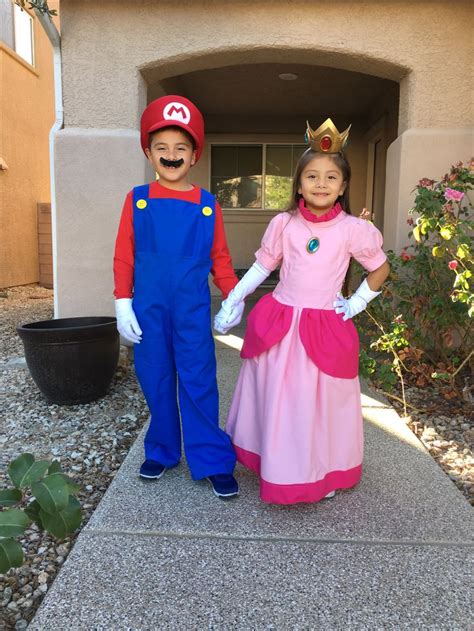 Mario And Princess Peach Halloween Costumes Princess Peach Costume