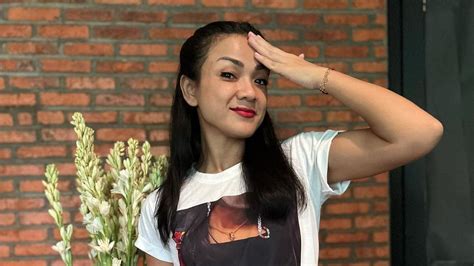 Nirina Zubir Nangis Saat Menyabet Piala Citra Ffi Kategori Pemeran