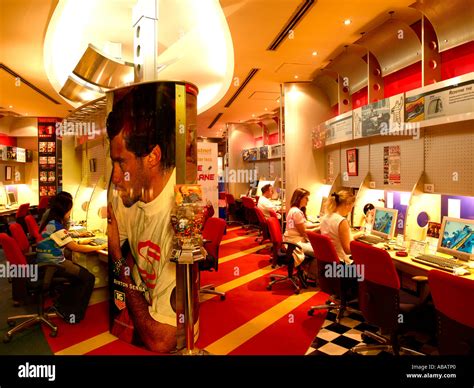 Dubai Internet Cafe Stock Photo Alamy