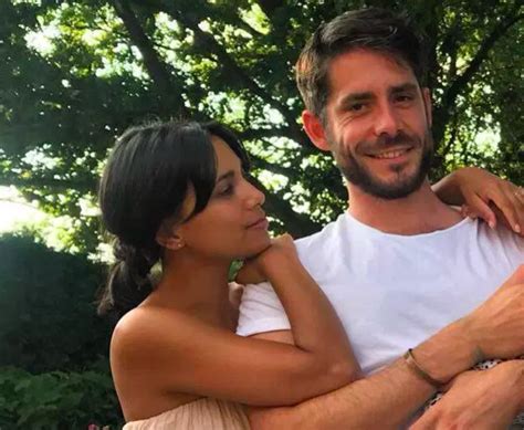 Emmerdales Fiona Wade Announces Engagement To Former Co Star Simon