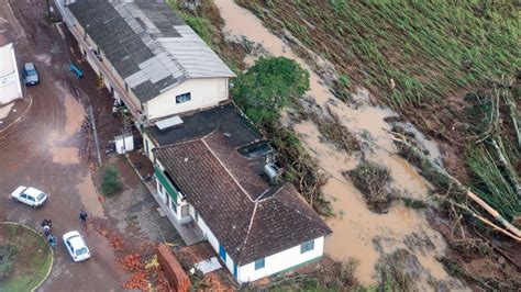 Ciclón Deja 13 Muertes En El Sur De Brasil Y Sigue Búsqueda De