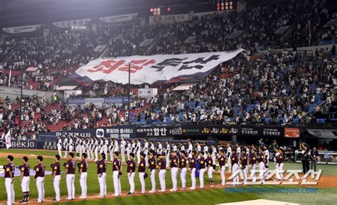 Ks현장 역시 한국시리즈 2차전도 2만5000석 매진 22경기 연속 스포츠조선