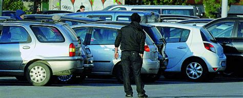 Lattività di parcheggiatore abusivo non può essere sanzionata