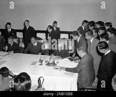 The Signing of the Treaty of Nanking Stock Photo - Alamy