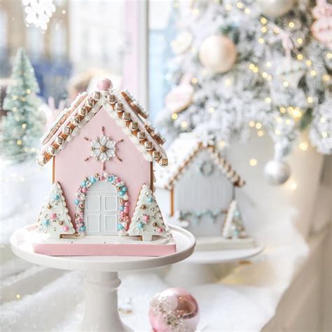 Pretty Bejeweled Gingerbread House Peggy Porschen