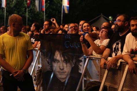 Legendarni The Cure Po Prvi Put U Zagrebu Pogledajte Fotografije S