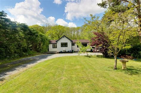 Plumberow Avenue Hockley 4 Bed Detached Bungalow £675000