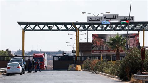 Syria, Jordan Reopen Border Crossing Amid Push to Normalize Ties