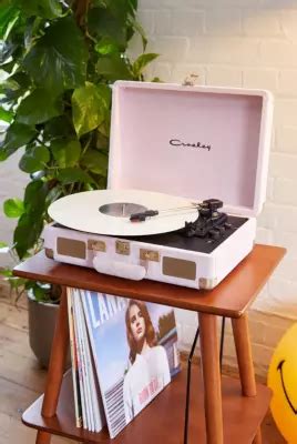 Crosley Uo Exclusive Pink Velvet Cruiser Vinyl Record Player With