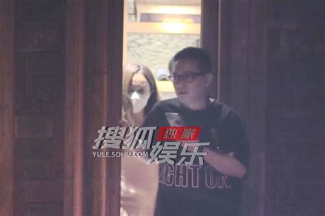 姚笛与男士吃韩餐表情平淡 饭后无互动同车离开 搜狐大视野 搜狐新闻