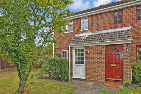 Windsor Road Chichester West Sussex Po19 2 Bedroom End Terrace House