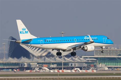 PH EXF Embraer 190 KLM Cityhopper LFLL Lyon St Exuper Flickr