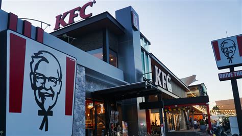 Donasi Pelanggan Kfc Untuk Renovasi Sd Di Banjarwangi