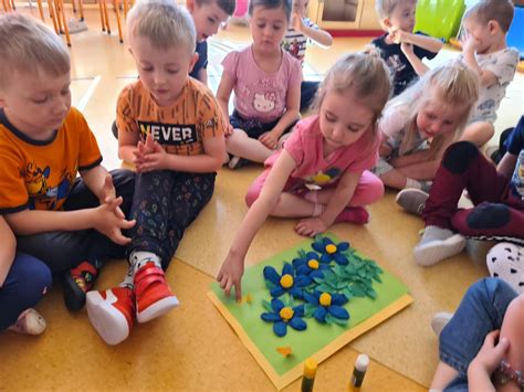 Wi To Polskiej Niezapominajki Przedszkole Samorz Dowe Nr W Kielcach