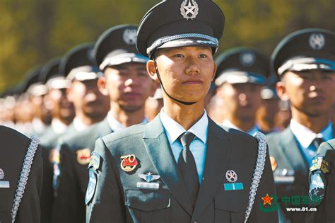 文职服装深孔雀蓝文职服装图片样式文职服装大山谷图库