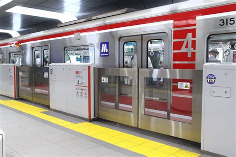 Osaka Metro 御堂筋線のホームドア手動から全自動へ 開閉方式の変遷 YCS info