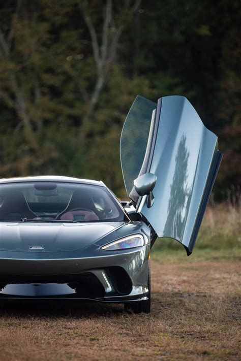 Review The Mclaren Gt Is A 240000 Luggage Hauler That Can Rocket To