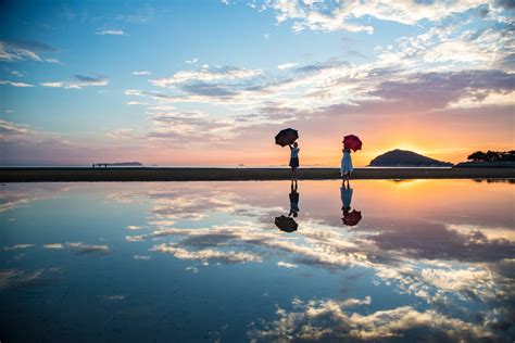 日本のウユニ塩湖こと香川県の「父母ヶ浜」って知ってる？ 3つの条件をクリアすれば “天空の鏡” を体験できるのです Pouch ポーチ