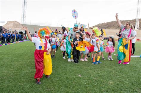 Fiesta Alegr A Y Emoci N As Se Vivi El Desfile De Egresaditos En El