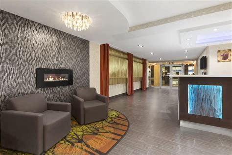 Days Inn by Wyndham Ottawa | Ottawa, ON Hotels